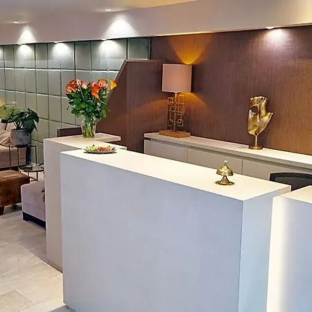 Hotel The Bird 3*