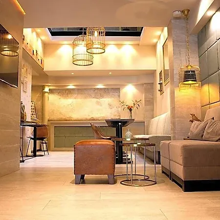 Hotel The Bird 3*