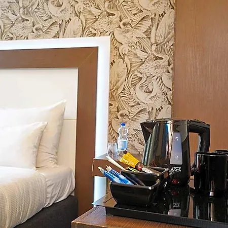 Hotel The Bird 3*