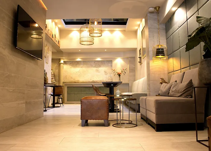 מלון The Bird 3*